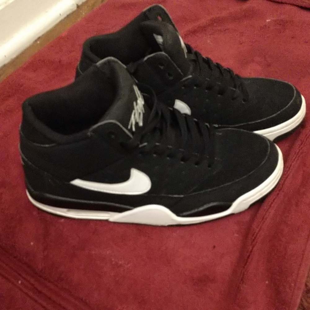 Men's Nike Air Flight Classic Size 8.5